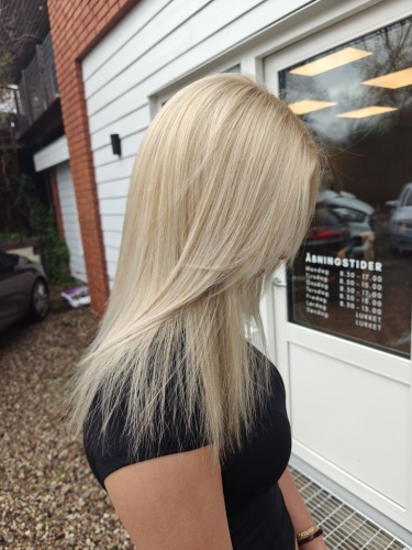 Varm blond hårfarvning
